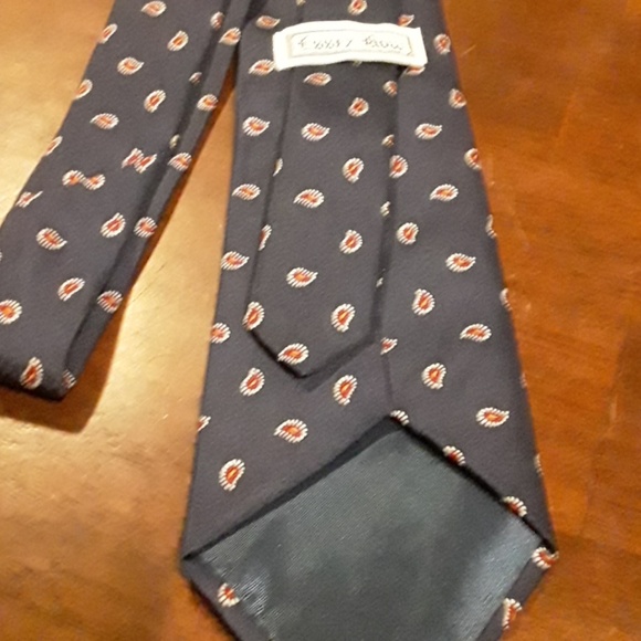 MEN'S NECKTIE-- ESSEX NOW. - Picture 3 of 5